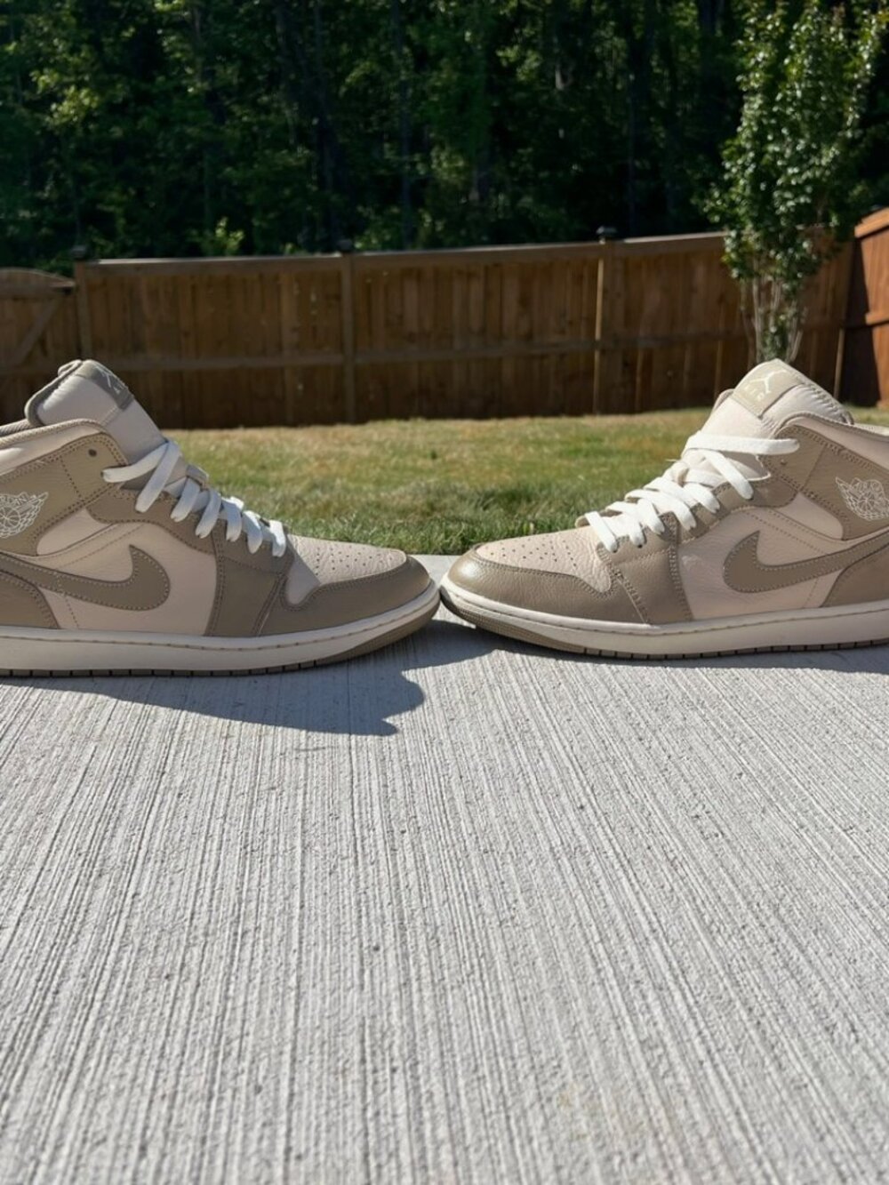 Jordan 1 mid Legend light brown %100 authentic - Picture 3 of 16